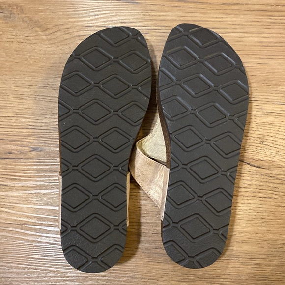 American Eagle Sandals - Picture 5 of 7